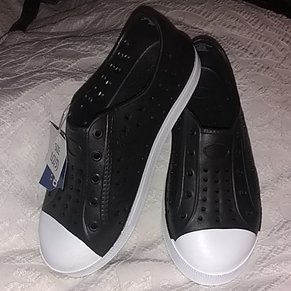 Jelly Shoes NWT Size Large 2-3